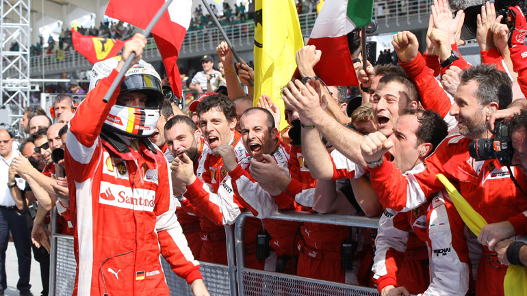 Χρυσάφι στα πόδια του Vettel!